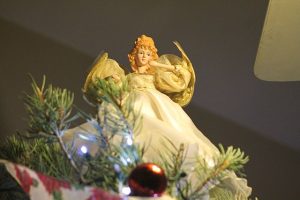 Juletræets top med engel